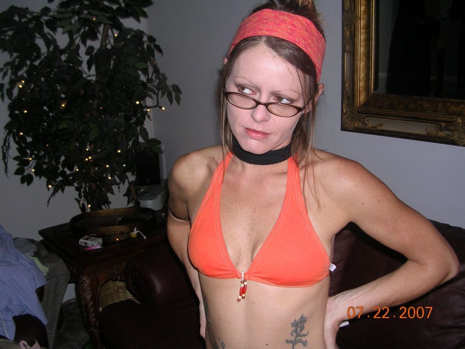 Tatooed bitch with glasses shows off 