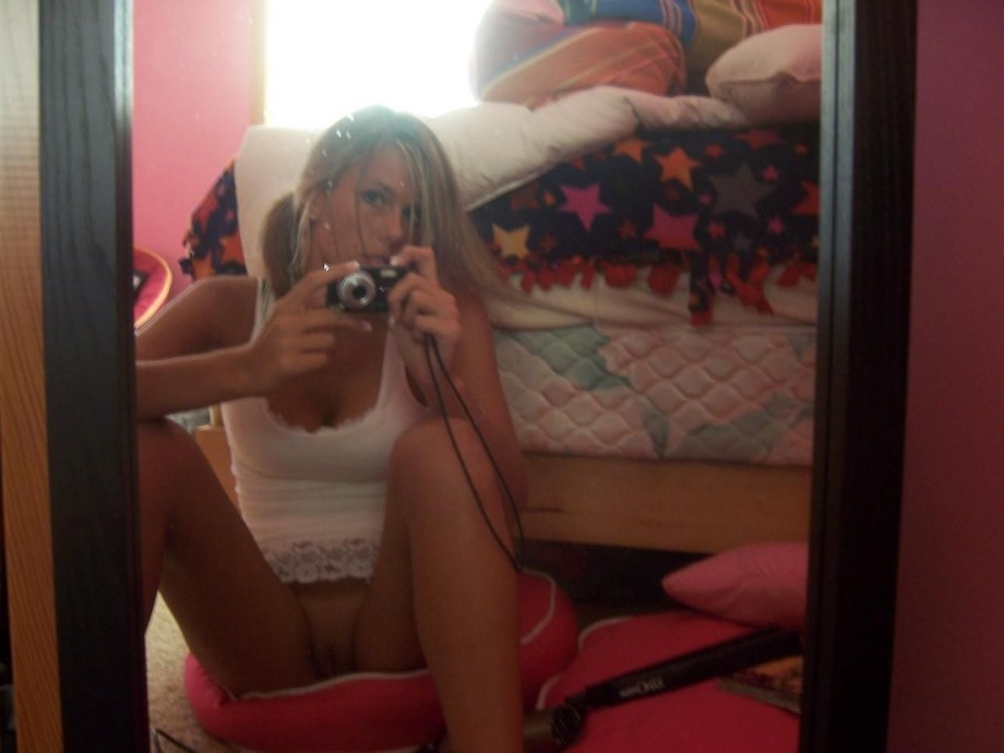 Blonde amateur teen girl selfshot