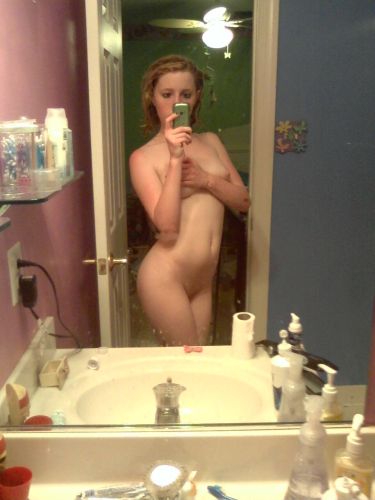 Blonde teen selfpics