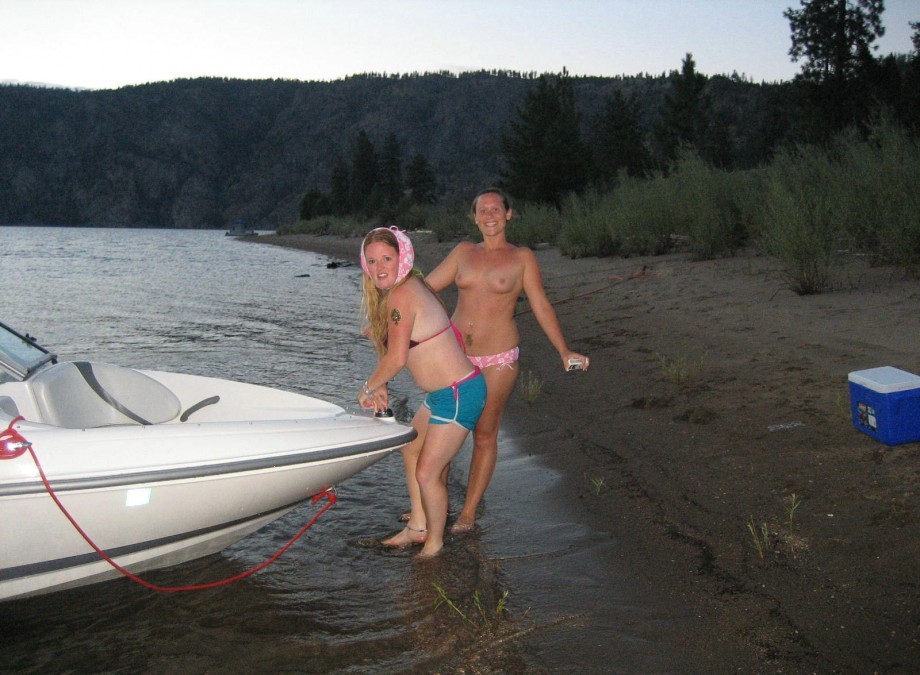 Girls party on boat 