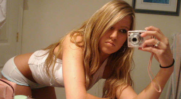 Sexy blonde teen selfshot 