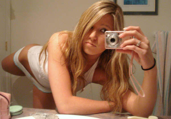 Sexy blonde teen selfshot 