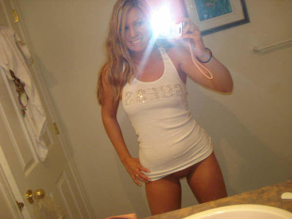 Sexy blonde teen selfshot 