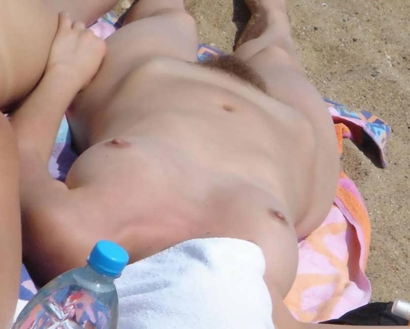 A good nudist beach makes me horny 