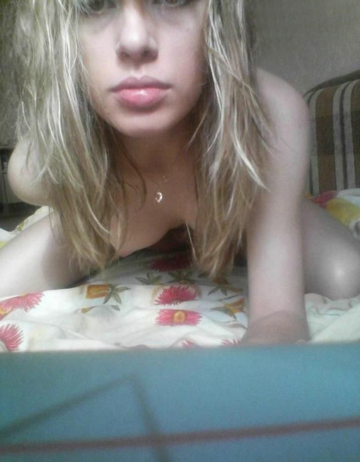 Russian blonde cutie mobile phone selfshot