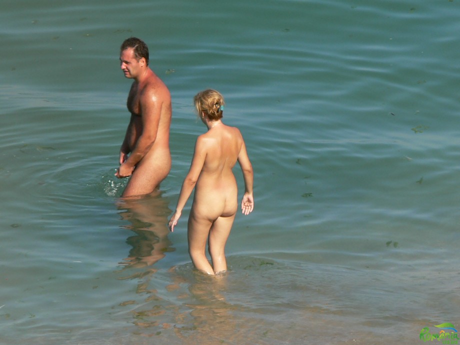 Pikotop - couple caught fucking on the beach