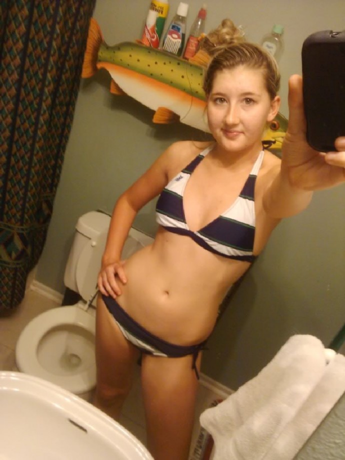 Selfshots - blonde girl