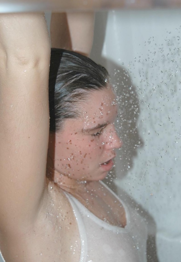 Margarita - nn amateur teen taking a shower