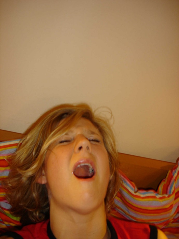 Selfshots - amateur teen in undewear on the bed