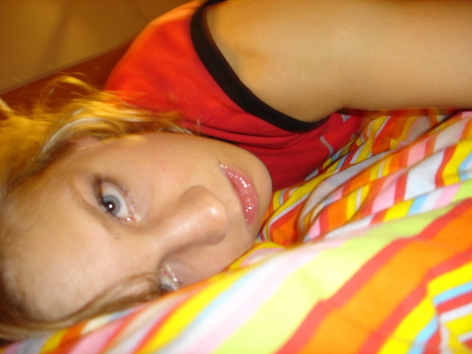 Selfshots - amateur teen in undewear on the bed