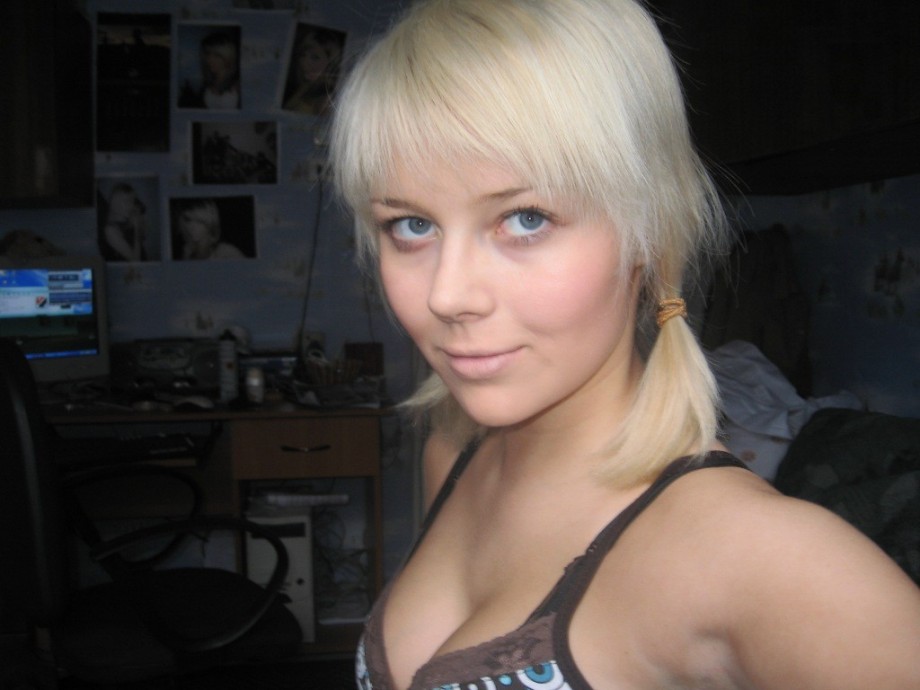 Astrid - amateur blonde teen beauty