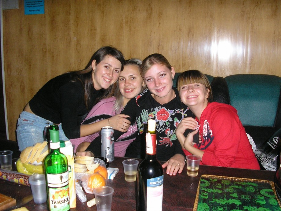 Amateur girls party in the sauna