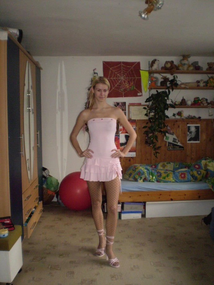 Blonde amateur teen babe 3