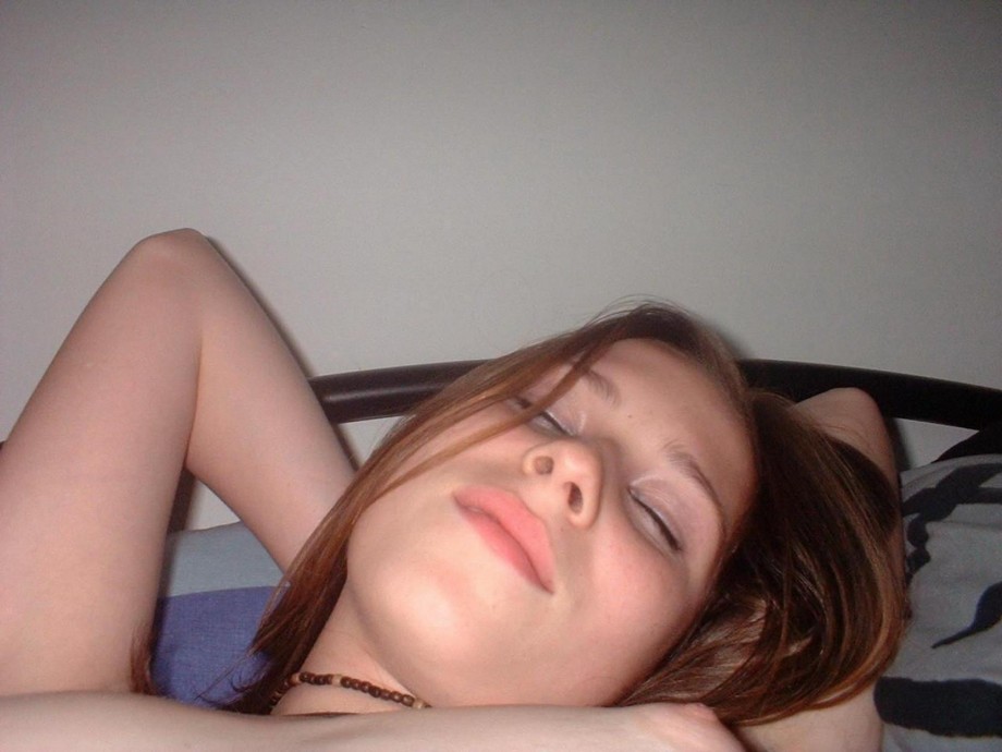 Horny amateur teen babe 17