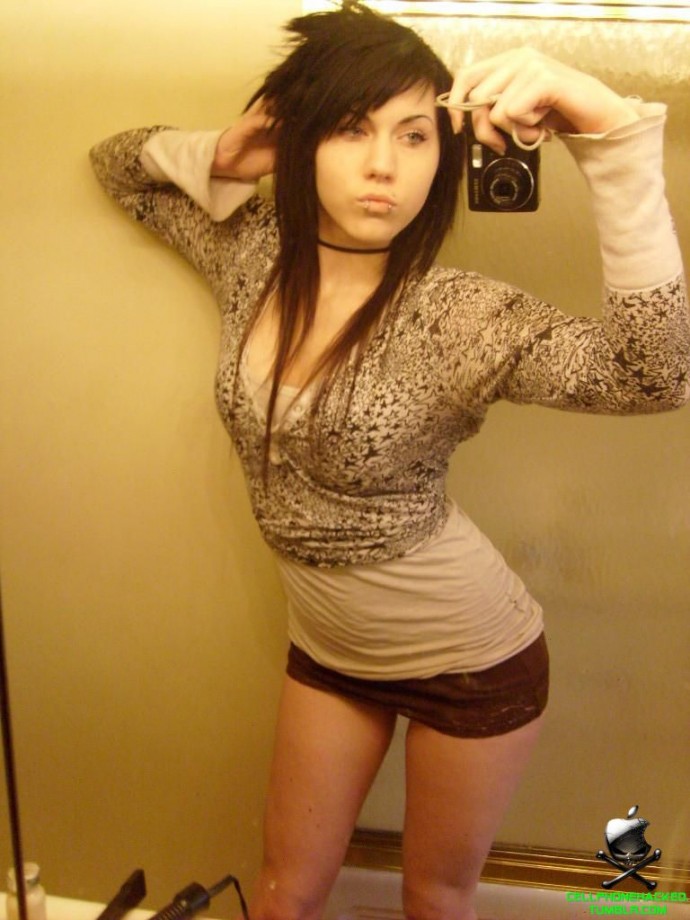 Cellphone hacked - one of the hottest selfshot bombshells of all time