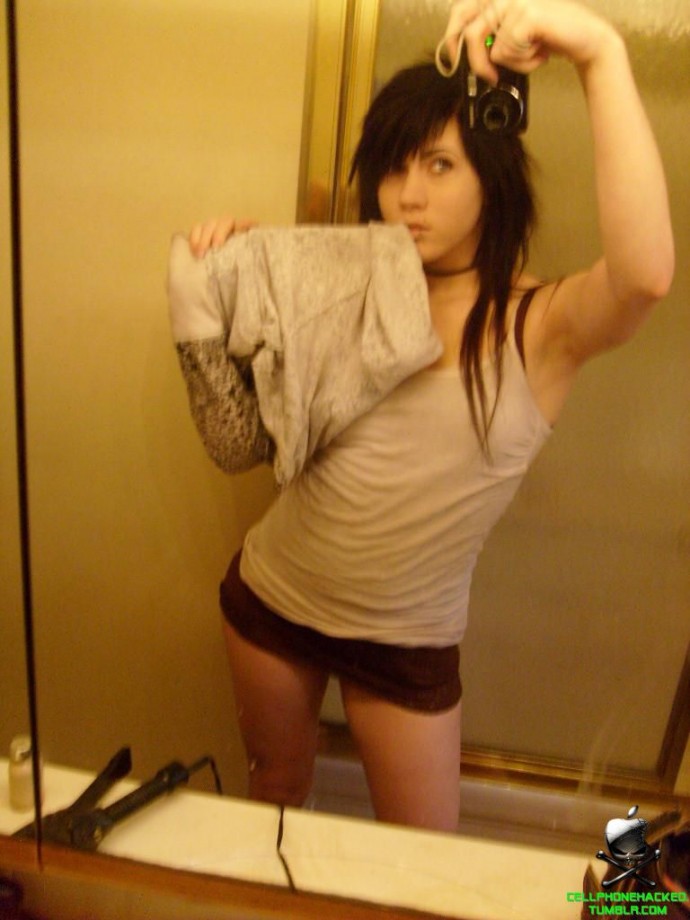 Cellphone hacked - one of the hottest selfshot bombshells of all time