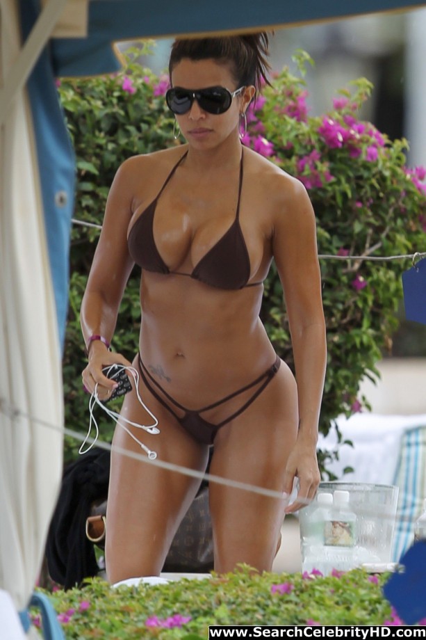 Vida guerra - bikini candids in maui - celebrity