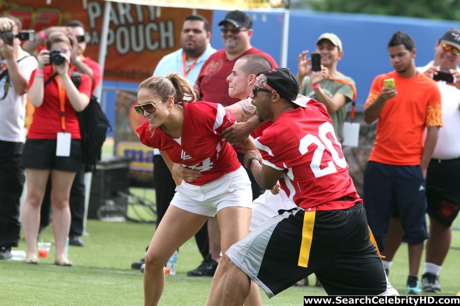 Jennifer lopez – charity football game in puerto rico