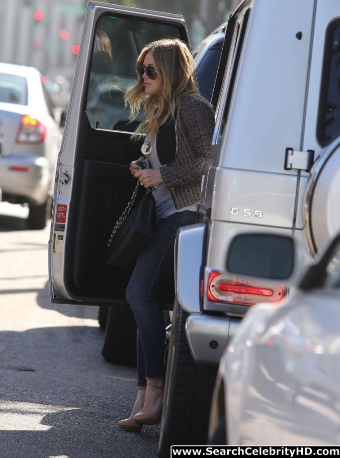 Hilary duff - out and about shopping candids in beverly hills - celebrity