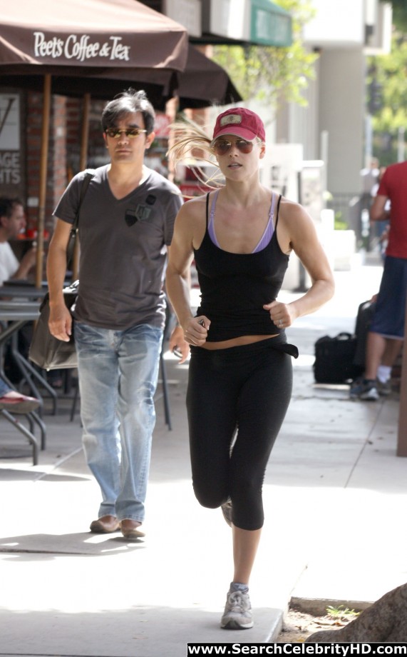 Ali larter - jogging candids in west hollywood - celebrity