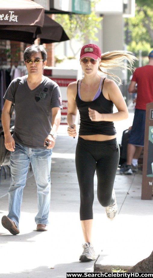 Ali larter - jogging candids in west hollywood - celebrity