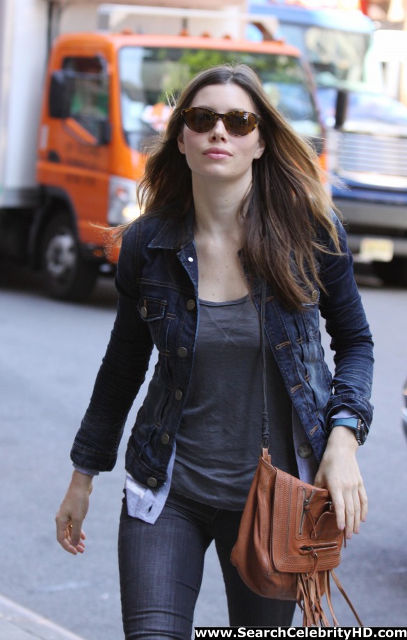 Jessica biel - candids in chelsea - celebrity