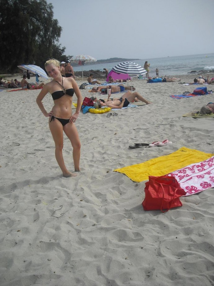 Nice blonde hot vacation beach pix