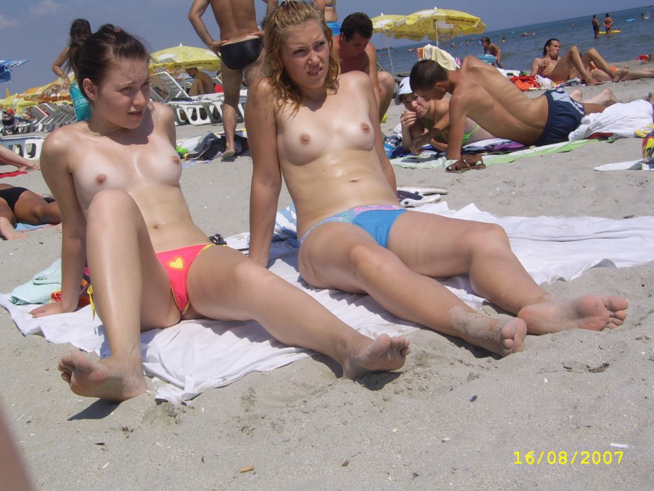 Amateur girls on beach 20