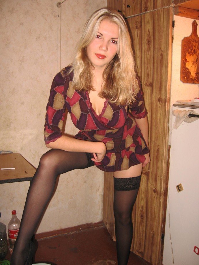 Hot blonde amateur babe 7