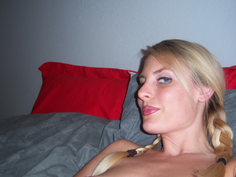 Cute blonde amateur