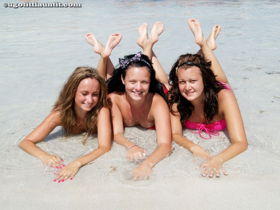 Beach - laura and friends 1