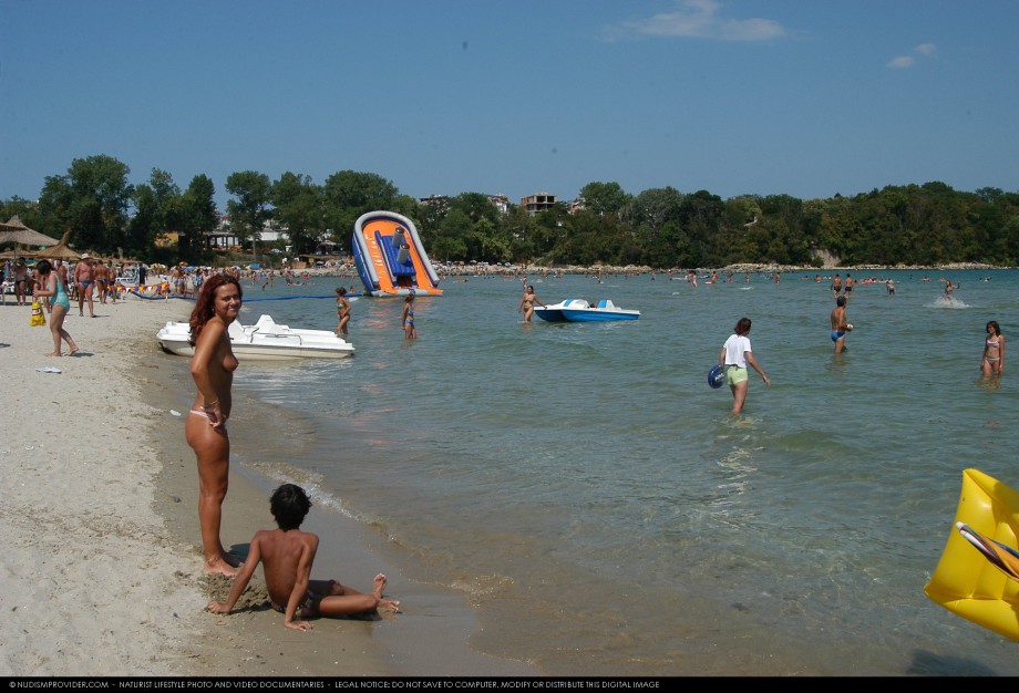 Topless girls on the beach - 020 - part 1 