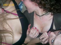 Two young teen lesbians #8 (40 pics)