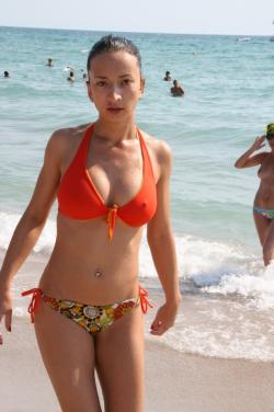 Teens in bikinis  26/42