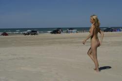 Swedish blond teen having fun on the beach 19/38