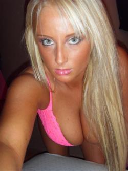 British blonde babe amy and her big tits(29 pics)