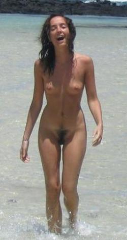 Amateurs: naked on the beach. part 3. (42 pics)