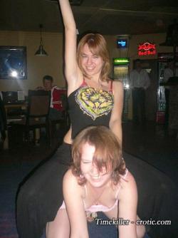 Young girls at party- drunk teenagers - amateurs pics 24(48 pics)