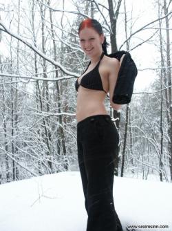 Nice ex girl chantal in snow  36/51