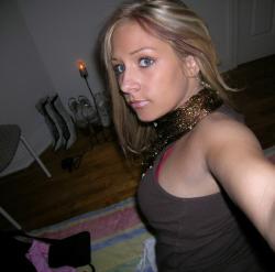 Teenie selfphotos  42/95