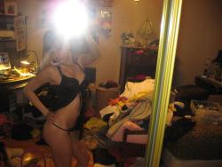 Selfshots - amateur teen girl 28/76