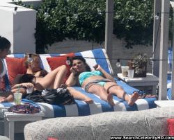 Selena gomez - bikini candids in miami 27/40