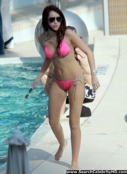Miley cyrus - bikini candids at the fontainebleau hotel in miami - celebrity(28 pics)