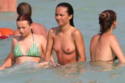 Topless girls on the beach - 274 20/48